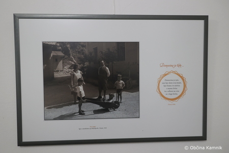 Odprtje fotografske razstave Otroštvo, kot je bilo nekoč (16)